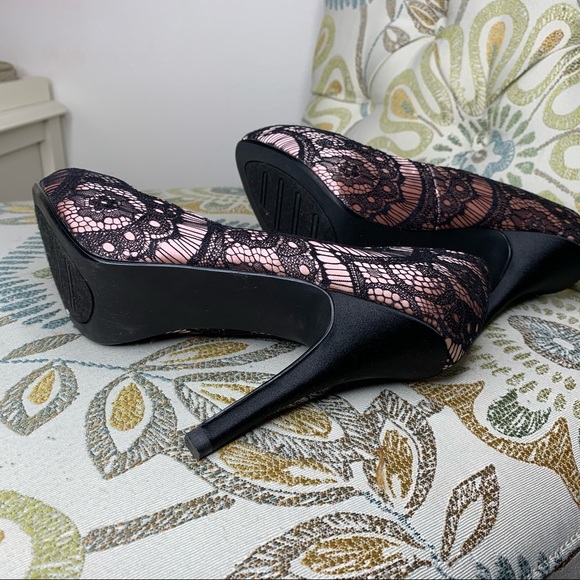 Lulu Townsend Satin Pink With Lace Heels Sz 6.5 - Picture 4 of 4